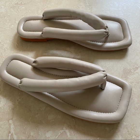 The Source Unknown Fossil Grey Foamy Strap Flip Flops - Picture 3 of 7